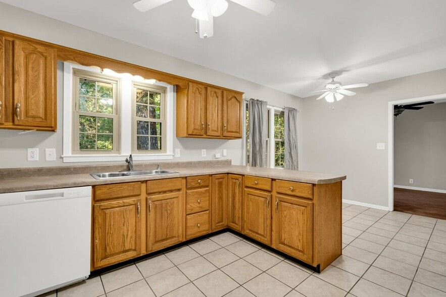 Building Photo - 105 Dogwood Blvd