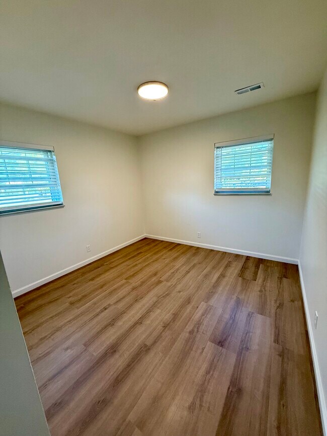 Building Photo - Bayberry Apartment