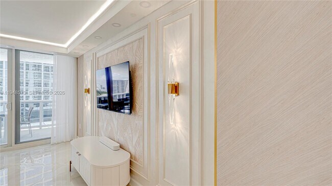 Building Photo - 16711 Collins Ave