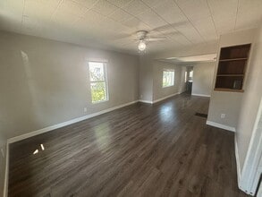 Building Photo - 2 Bed 1 Bath Home for RENT