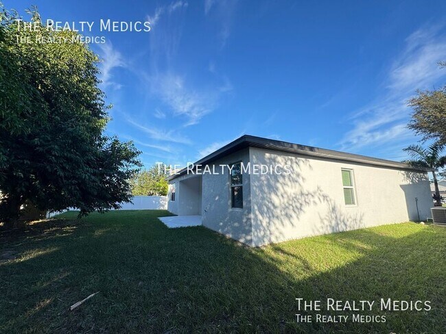 Building Photo - 304 Big Sioux Ln