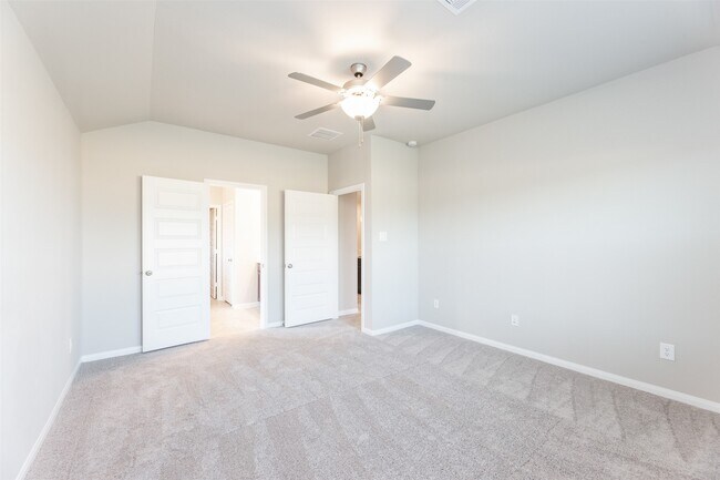 Building Photo - 2031 Stella Pne Dr