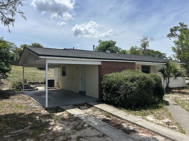 Building Photo - 1241 Pilgrim Rd