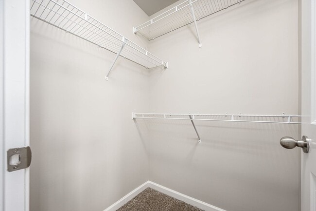 Building Photo - Luxury Townhome at the Boulevard