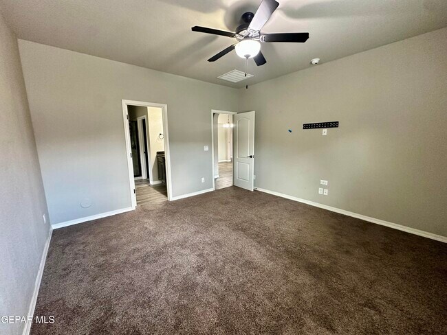 Building Photo - 7785 Enchanted Cir Dr