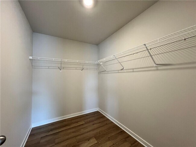 Building Photo - 905 Winding Rose Dr