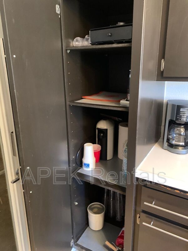 Building Photo - 61493 Desert Air Rd