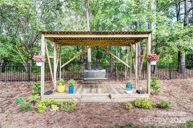 Building Photo - 8005 Weddington Downs Dr