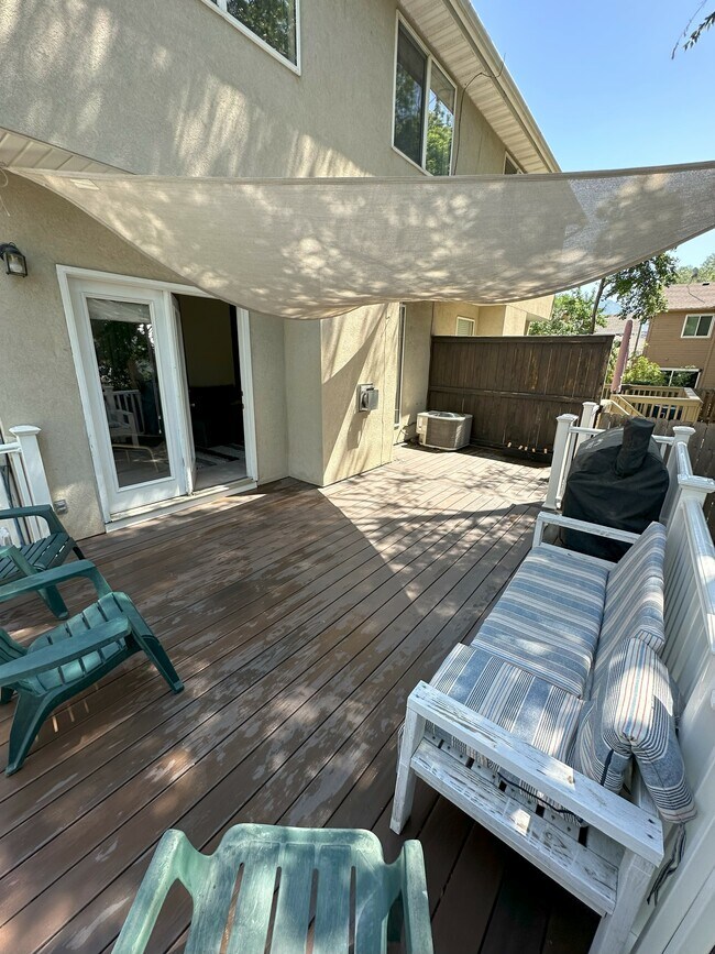 Building Photo - 776 E Scott Ave