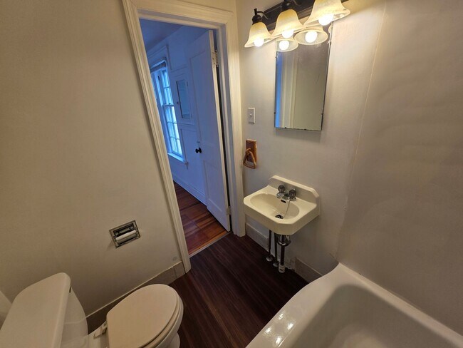 Building Photo - 1715 Marshall St