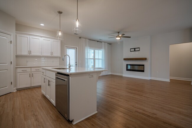 Building Photo - 106 Holland Dr