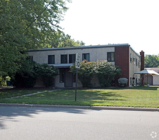 Building Photo - 120 8th Ave SE