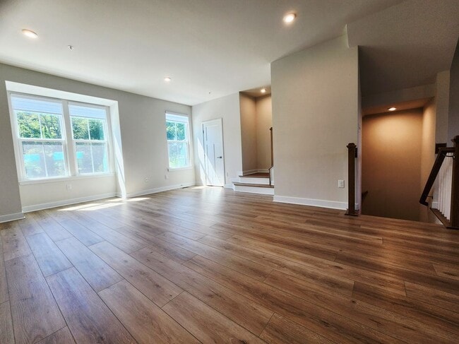 Building Photo - 149 Glory Maple Ln