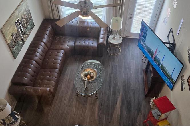 Building Photo - 6005 Calla Pl