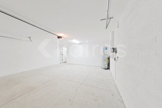 Building Photo - 8239 SW 135th Street Rd