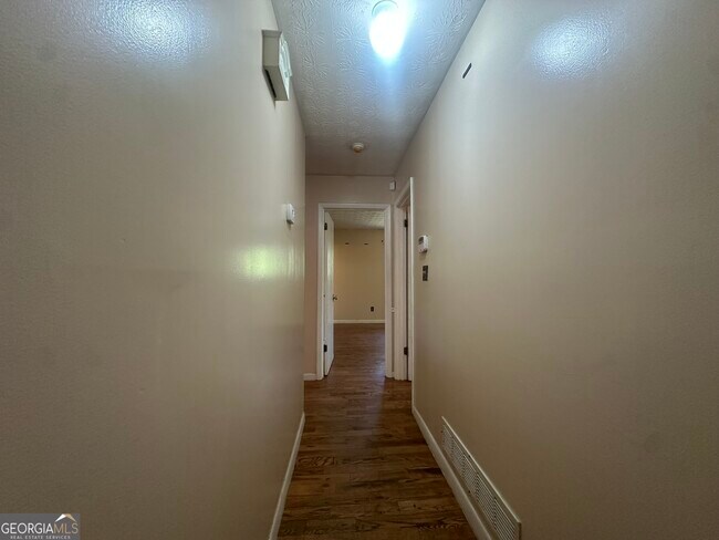 Building Photo - 6859 Mystic Ln