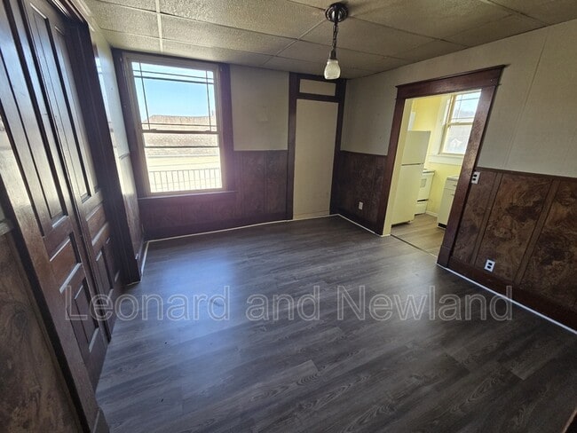 Building Photo - 906 Putnam Ave