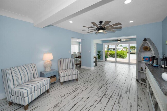 Building Photo - 17727 Long Point Dr