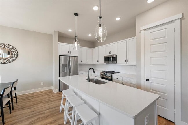 Building Photo - 10964 Swang Link Dr