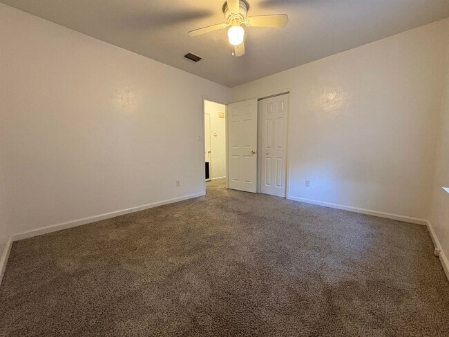 Building Photo - 1810 Sylvan Ct