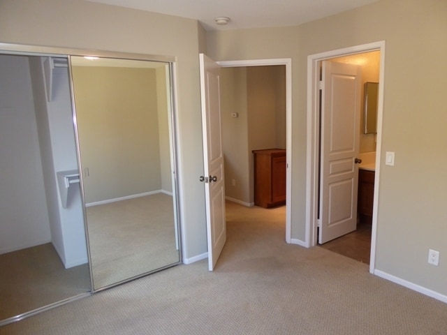 Building Photo - Beautiful 2 Bed 2.5 Bath Condo in San Marcos