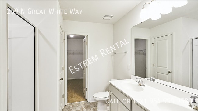 Building Photo - 259 N Great White Way