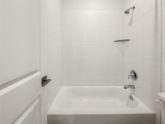 Building Photo - 419 Flat Rock Trl