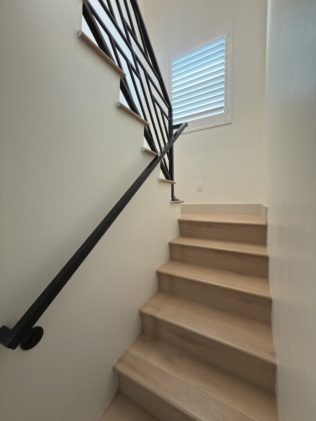 Building Photo - 114 S Emerald Pl