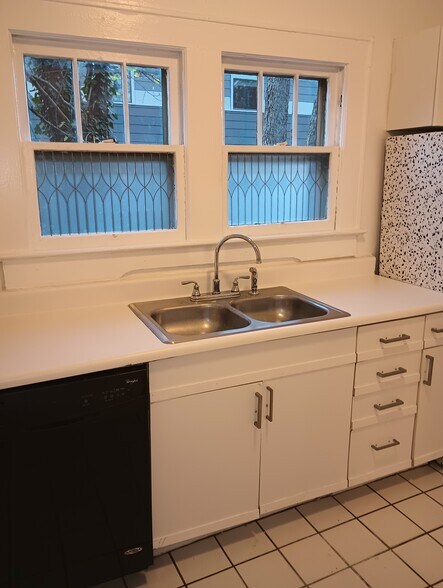 Building Photo - 295 Norwood Ave NE