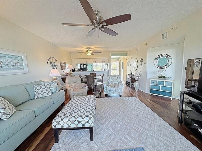 Building Photo - 6205 Shoreline Dr