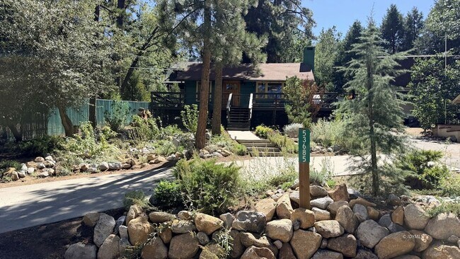 Building Photo - 53685 Country Club Dr