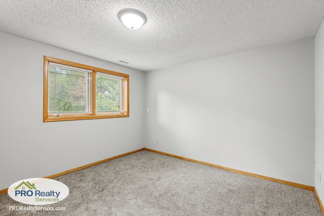 Building Photo - 3 Bedroom Home **50% off December's Rent with a December 2025 Move In**