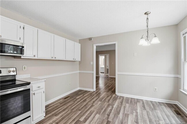 Building Photo - 6813 Foxton Ct