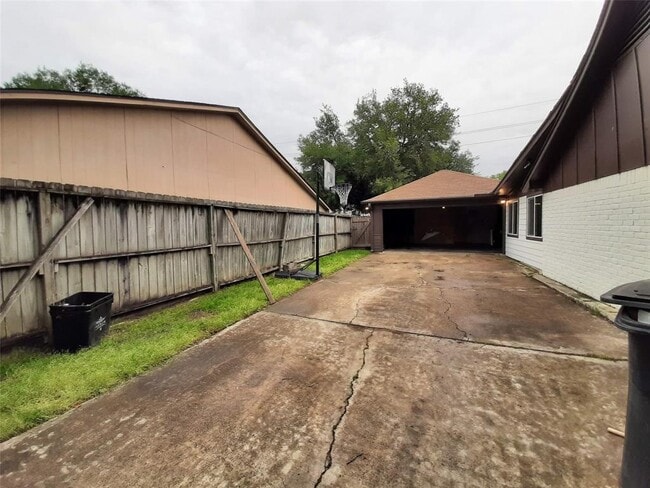 Building Photo - 22310 Goldstone Dr