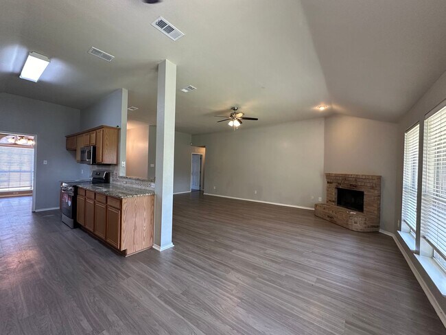 Building Photo - 7110 Creekstone