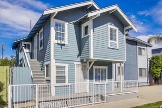 Building Photo - 1007 Lewis Ave