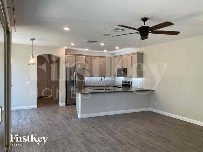 Building Photo - 1023 S 151st Ln