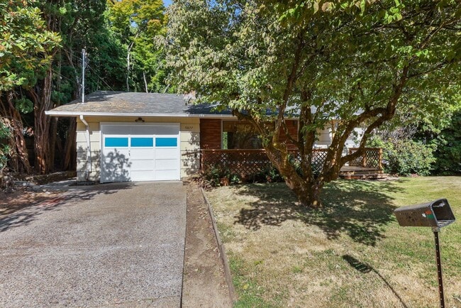 Building Photo - 9877 SE 33rd Ave
