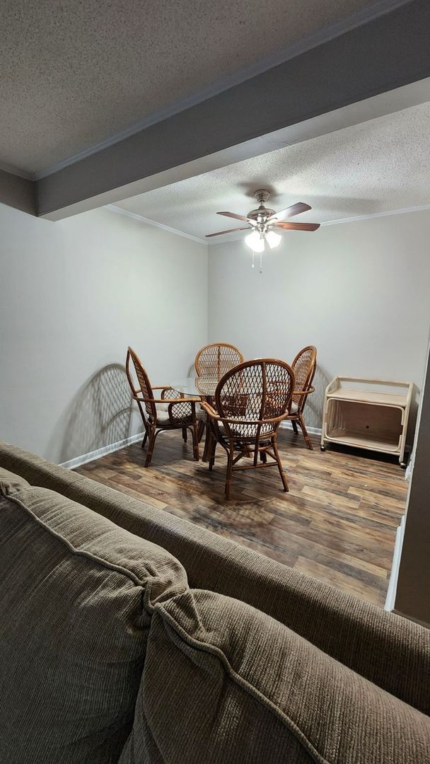 Building Photo - 950 Forestbrook Rd