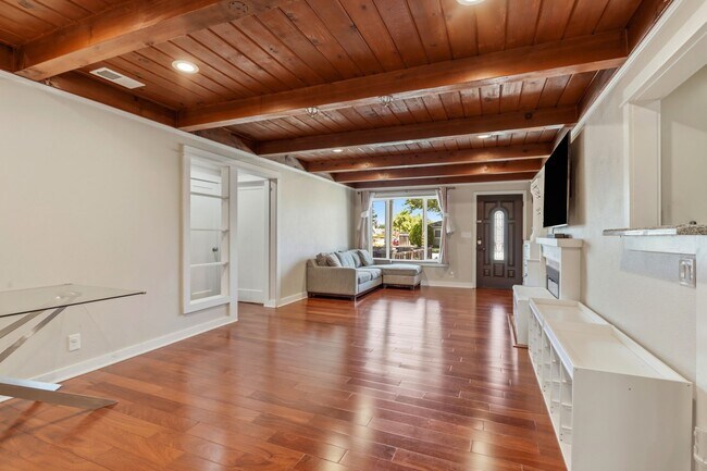 Building Photo - Wow! What a Great Home! Available Soon!