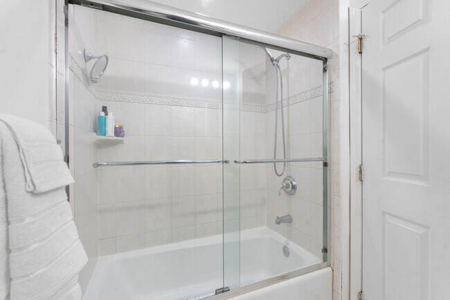 Building Photo - 920 Jefferson St