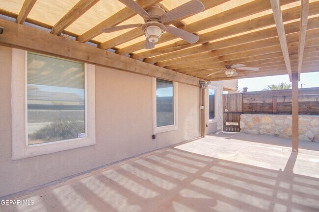 Building Photo - 14600 Christian Castle