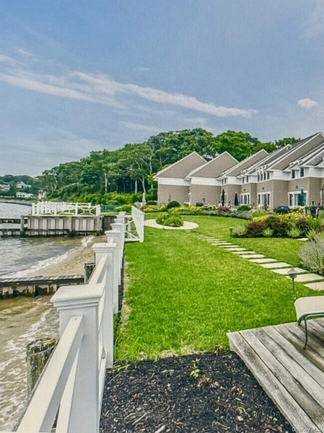 Building Photo - 49 Canoe Place Rd