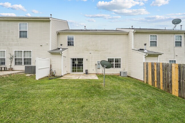 Building Photo - 2005 Rathie Dr