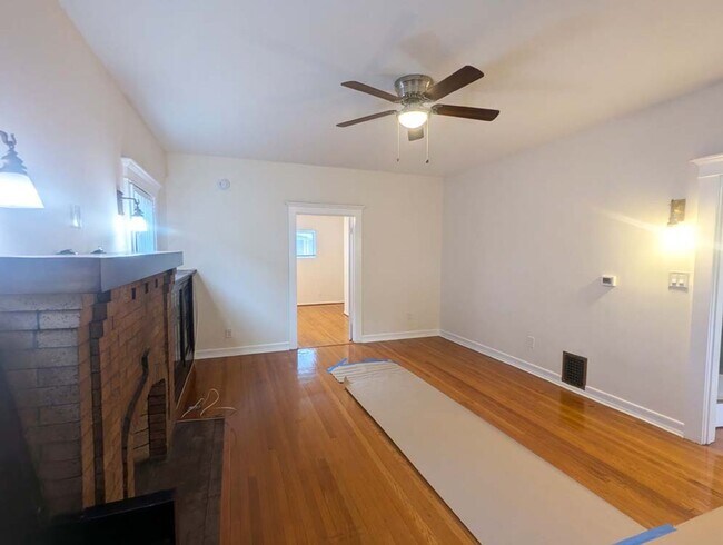Building Photo - 1421 Kellam Ave