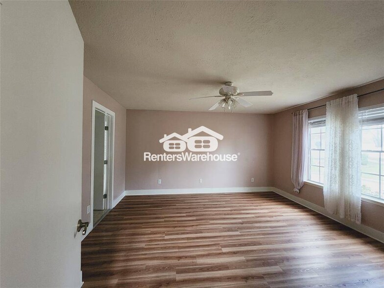 Building Photo - 15859 E Park Ct