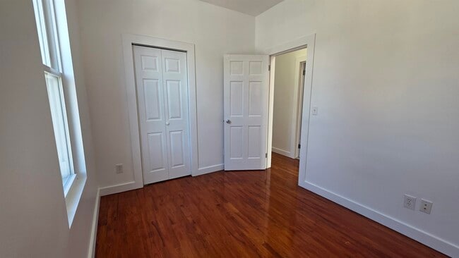 Building Photo - 6 50th St