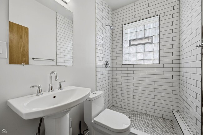 Building Photo - 5229 S Greenwood Ave