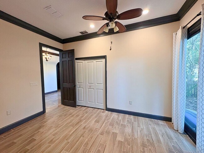 Building Photo - Mediterranean-Style Waterfront Home on Lake Tarpon- 3bed|2bath