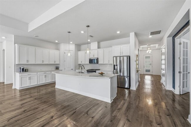 Building Photo - 5925 Silver Sun Dr